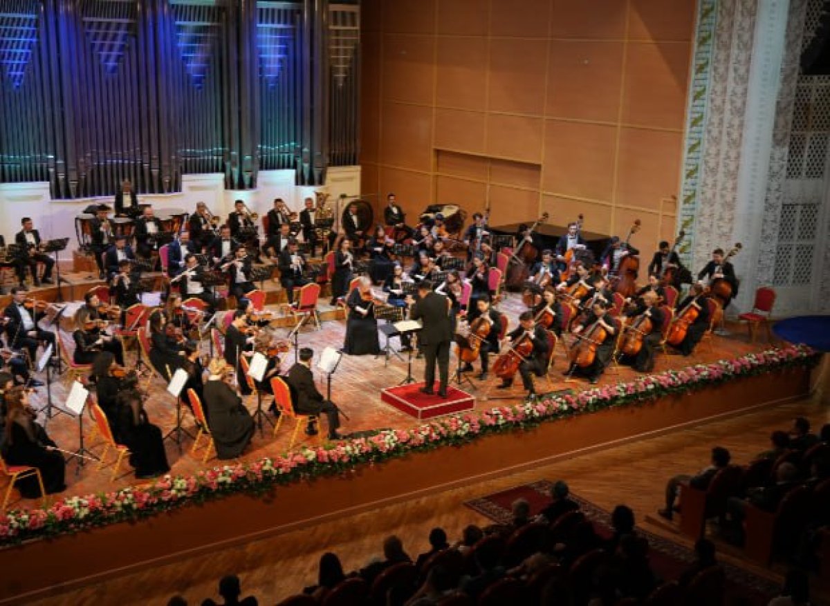 Саша Грейдің кискасындағы порно спермы Бразилиялық транс