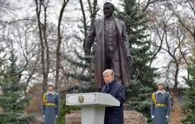Президент открыл памятник Ахмету Байтурсынову