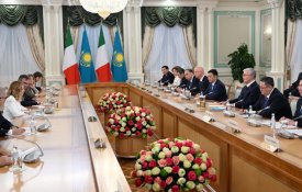 Мемлекет басшысы Италия Министрлер Кеңесінің төрағасымен кеңейтілген құрамда келіссөз жүргізді