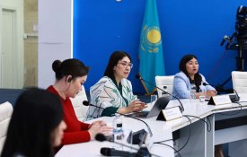 Запуск онлайн-обучения по AqylTech и IT-Aiel: развитие финансовых, цифровых навыков и ИИ в семейной экономике