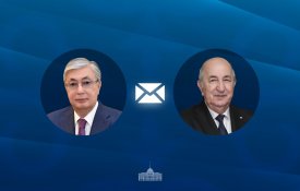 Глава государства направил телеграмму поздравления Президенту Алжира Абдельмаджиду Теббуну