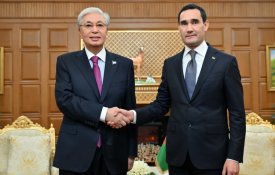 Глава государства провел встречу с Президентом Туркменистана
