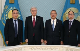 Глава государства принял председателя корпорации Sunwah Group