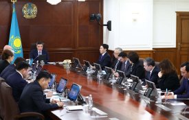 Премьер-министр провел совещание по исполнению поручений Президента, данных на расширенном заседании Правительства