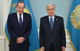 Глава государства принял главного исполнительного директора Air Astana Питера Фостера