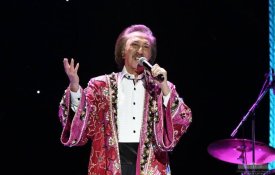 Президент направил телеграмму поздравления художественному руководителю ансамбля «Ялла» Фарруху Закирову