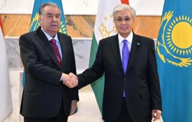 Глава государства провел встречу с Президентом Таджикистана Эмомали Рахмоном