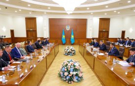 Олжас Бектенов провел встречу с мировыми производителями сельхозтехники: подписаны новые соглашения о локализации производств в Казахстане