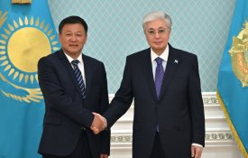 Глава государства принял председателя совета директоров компании Xinjiang Lihua Чжан Цихая