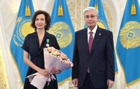 Глава государства вручил орден Qoja Ahmet Yasaui бывшему Генеральному директору ЮНЕСКО Одрэ Азуле