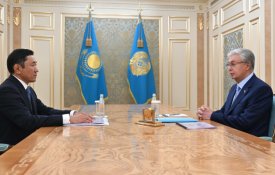 Глава государства принял акима Атырауской области Болата Акчулакова