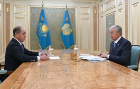 Глава государства принял акима Западно-Казахстанской области Наримана Турегалиева
