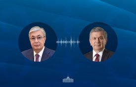Глава государства провел телефонный разговор с Президентом Узбекистана Шавкатом Мирзиёевым