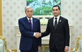 Глава государства провел встречу с Президентом Туркменистана