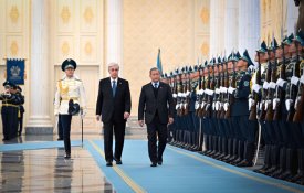 Мемлекет басшысы Қасым-Жомарт Тоқаев пен Камбоджа Премьер-министрі Хун Манет шағын құрамда келіссөз жүргізді
